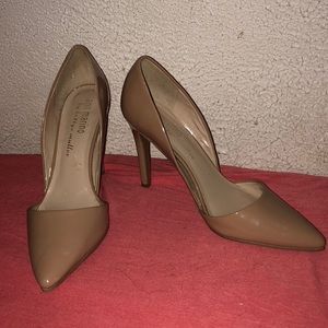 Nude pump